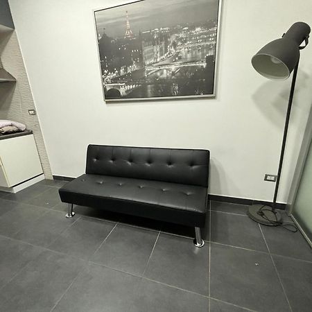 Napoli Centro Casa Con Due Camere E Cucina Bagian luar foto